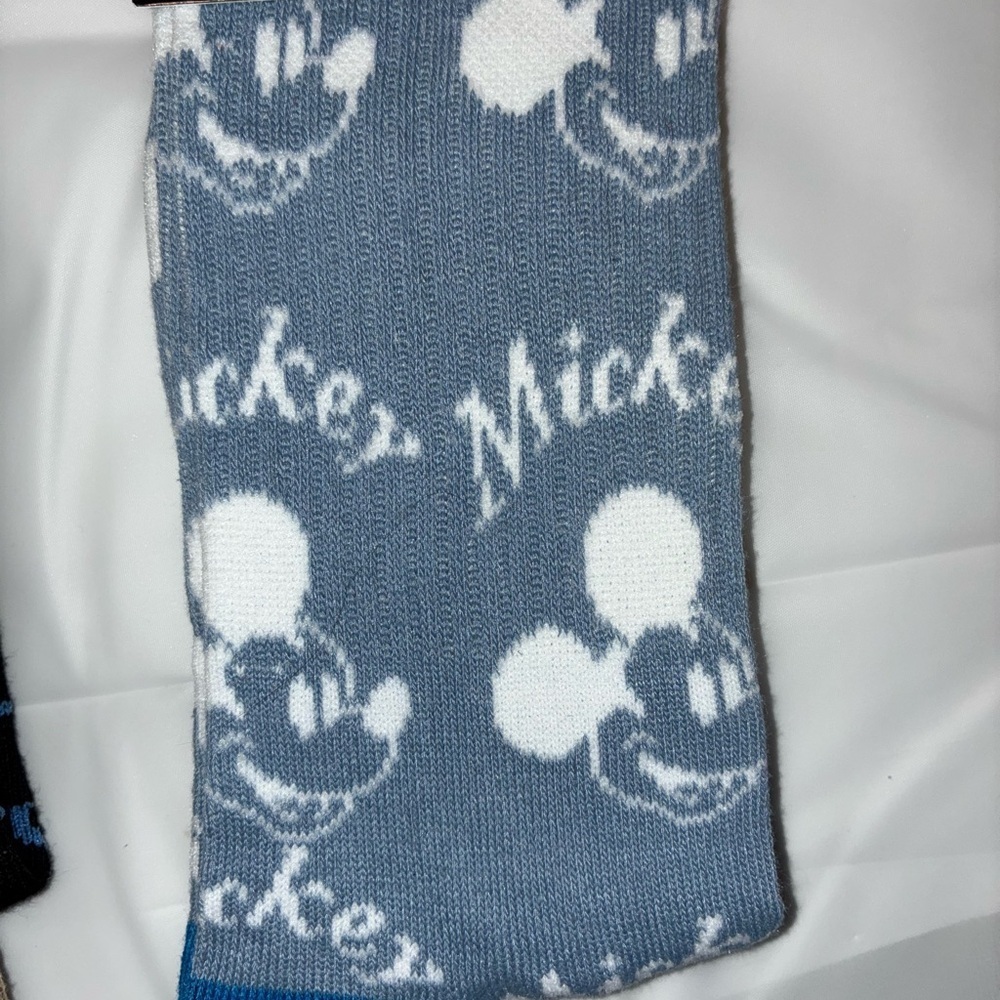 đź’°Disney Mickey Mouse Goofy Crew Socks Bundle 4 Pairs Size 9-13 Character - Picture 4 of 9